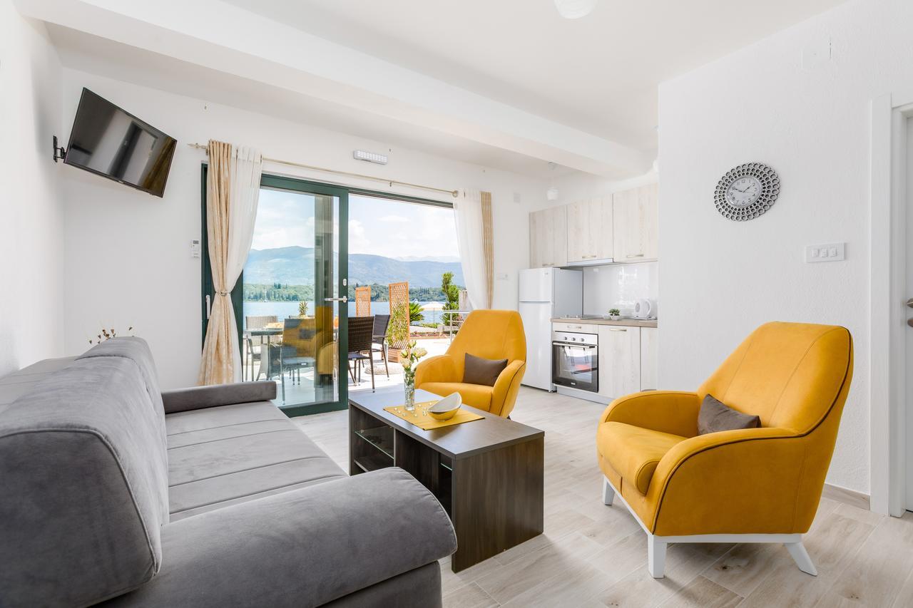 Apartmani Mia ติวัต ภายนอก รูปภาพ