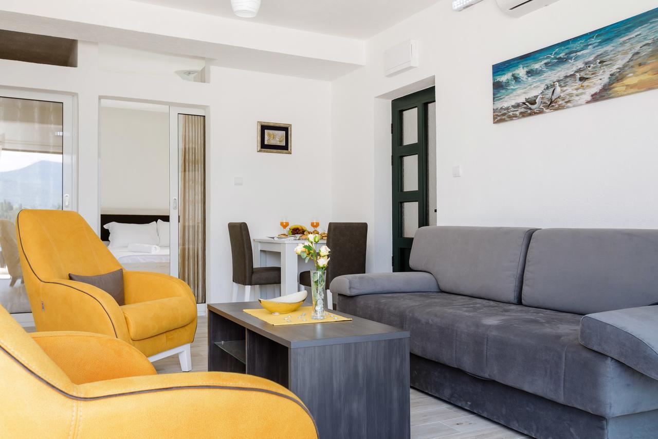 Apartmani Mia ติวัต ภายนอก รูปภาพ